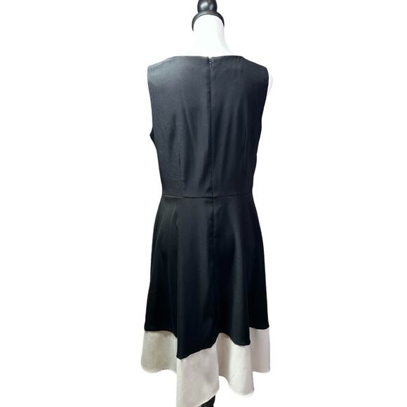 Black and White Color Block Dress With Gold Accents Size 12 - Picture 2 of 8